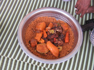 Thieboudienne, Reis mit Fisch und Gemüse